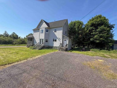 /international/us/56199-columbia-street-calumet-mi-110107638278/
