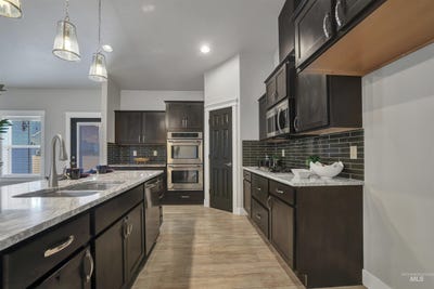 /international/us/1082-white-birch-ave-twin-falls-id-110107603456/