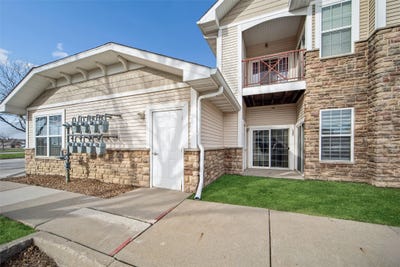 /international/us/1313-se-university-avenue-waukee-ia-110107688812/