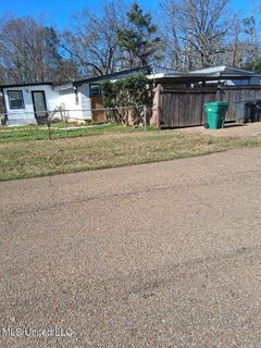 /international/us/273-w-lake-dockery-drive-byram-ms-110104824612/