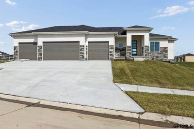/international/us/5705-north-197-avenue-elkhorn-ne-110107231139/