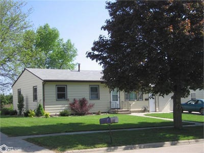 /international/us/905-w-j-street-forest-city-ia-110101221517/?lang=id
