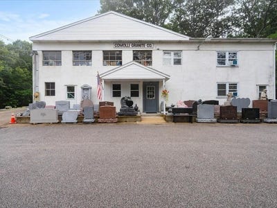 /international/us/4-chase-hill-road-hopkinton-ri-110105193705/