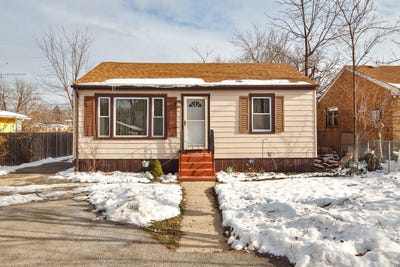 /international/us/2303-dickey-avenue-north-chicago-il-110104270195/