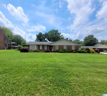 /international/us/332-moorefield-drive-talladega-al-110108425686/