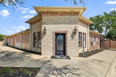/international/us/450-w-harwood-road-hurst-tx-110104404526/