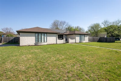 /international/us/108-haywood-drive-benbrook-tx-110103402002/