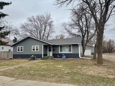 /international/us/820-east-7th-avenue-redfield-sd-110104034219/