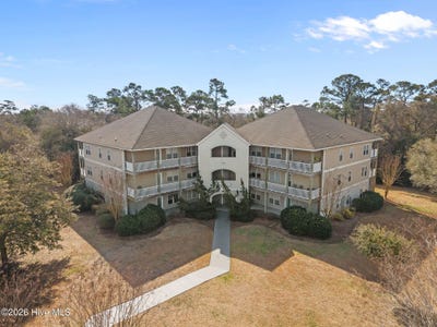 /international/us/200-lighthouse-lane-cedar-point-nc-110106348791/
