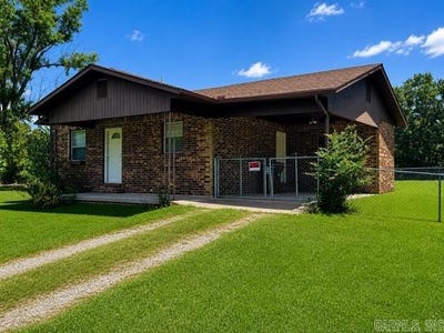 /international/us/1104-newberry-road-pocahontas-ar-110108197772/