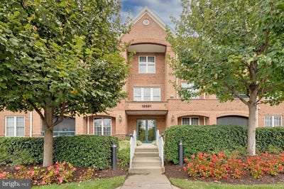 /international/us/13891-chelmsford-drive-gainesville-va-110108393839/
