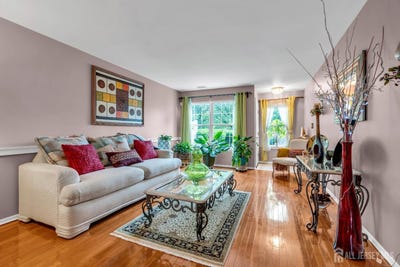 /international/us/5-ardmore-place-east-brunswick-nj-110108409982/