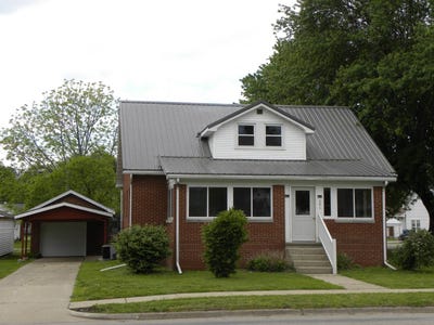/international/us/301-e-emmons-st-robinson-il-110107810385/