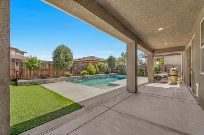 /international/us/2653-vermont-avenue-clovis-ca-110098847849/