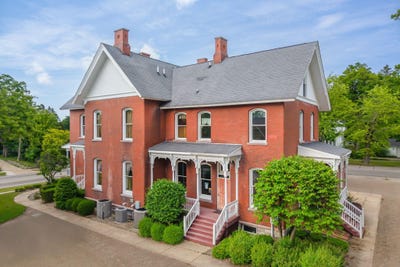 /international/us/414-maple-street-big-rapids-mi-110100422797/