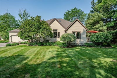 /international/us/605-magnolia-lane-chagrin-falls-oh-110099988844/