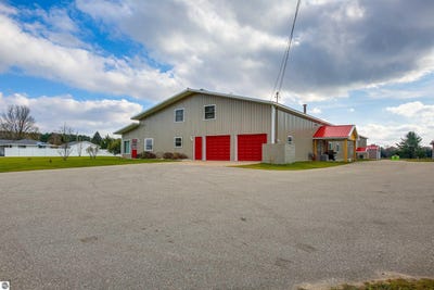 /international/us/6576-e-34-road-cadillac-mi-110101701876/