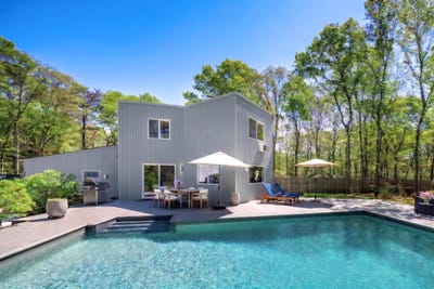 /international/us/11-north-quarter-road-westhampton-ny-110107867872/