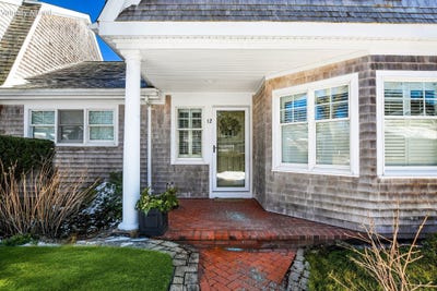 /international/us/199-e-bay-road-osterville-ma-110106563243/