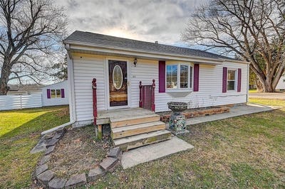 /international/us/1227-2nd-street-bertram-ia-110097058161/