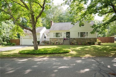 /international/us/74-follett-street-north-smithfield-ri-110108907074/