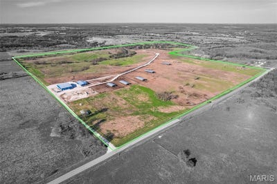 /international/us/3292-south-107th-road-flemington-mo-110107261990/