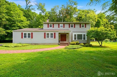 /international/us/95-maple-stream-road-east-windsor-nj-110110325351/