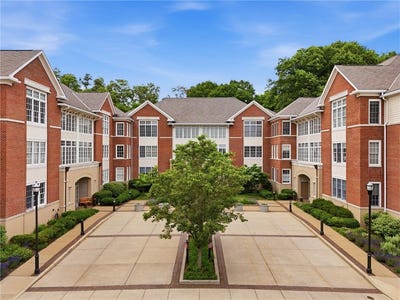 /international/us/1219-crescent-place-squirrel-hill-pa-110108354183/