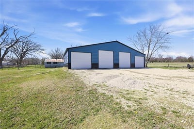 /international/us/324-n-osborne-street-iola-ks-110106351736/