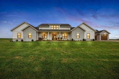 /international/us/1904-charles-ave-westbranch-ia-110108734132/