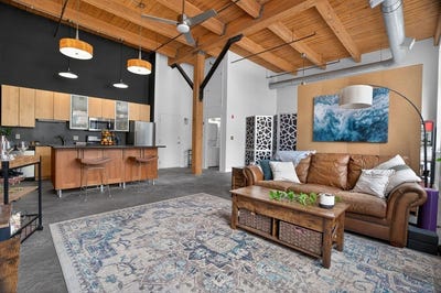 /international/us/60-dudley-st-chelsea-ma-110108504550/