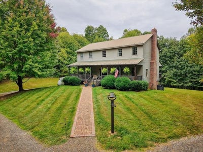 /international/us/1705-barberry-road-floyd-va-110102471879/