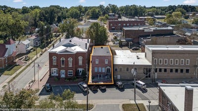 /international/us/115-e-market-street-warrenton-nc-110103231884/