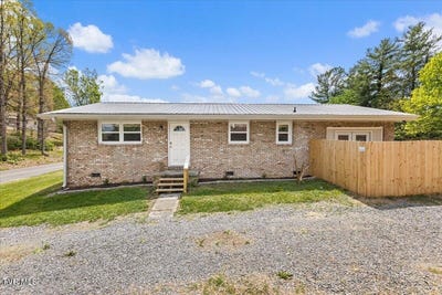 /international/us/1321-haga-road-kingsport-tn-110107436322/