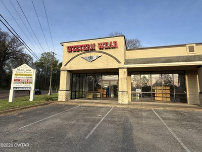 /international/us/100-vann-drive-jackson-tn-110106918727/