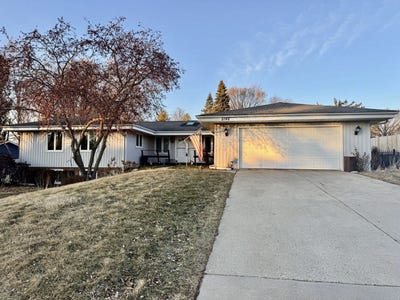 /international/us/5746-berwick-place-rockford-il-110105868904/