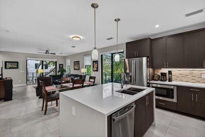 /international/us/615-ne-22nd-drive-wilton-manors-fl-110106457364/