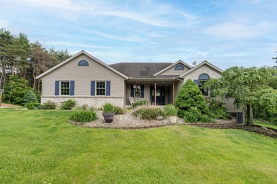 /international/us/2124-hilltop-view-drive-dorr-mi-110108879663/