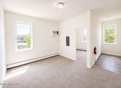 /international/us/6715-durham-avenue-north-bergen-nj-110107989588/