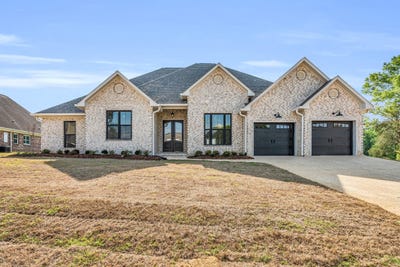 /international/us/105-kingwood-drive-starkville-ms-110107585819/