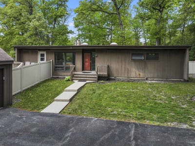 /international/us/431-s-saint-marys-road-libertyville-il-110108228956/