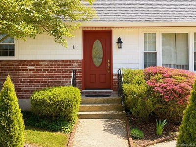 /international/us/11-bedford-street-wyandanch-ny-110108695183/