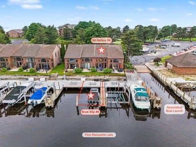 /international/us/84-harbor-drive-ludington-mi-110109069892/