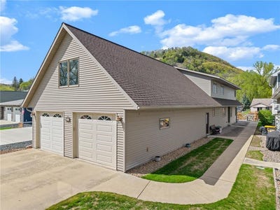 /international/us/300-marina-drive-s-brownsville-mn-110107720401/
