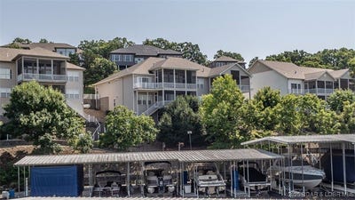 /international/us/548-lakeshore-drive-lake-ozark-mo-110098990834/