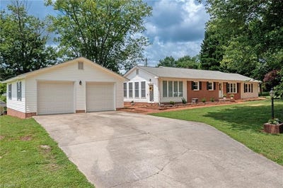 /international/us/1502-shoals-road-pinnacle-nc-110100833242/