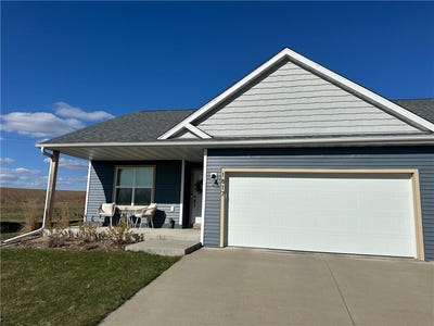 /international/us/1817-ridgewood-circle-menomonie-wi-110100378477/