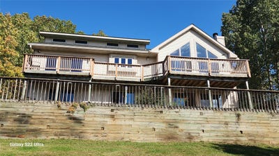 /international/us/e3297-1290th-avenue-boyceville-wi-110119911278/