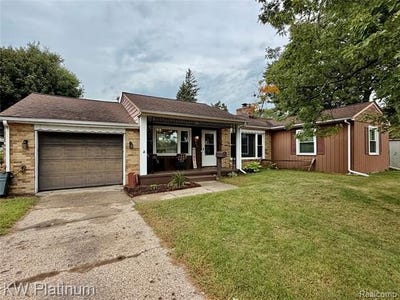 /international/us/1215-16th-street-port-huron-al-110110418130/
