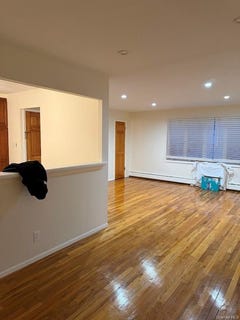 /international/us/14728-22nd-avenue-whitestone-ny-110106539056/